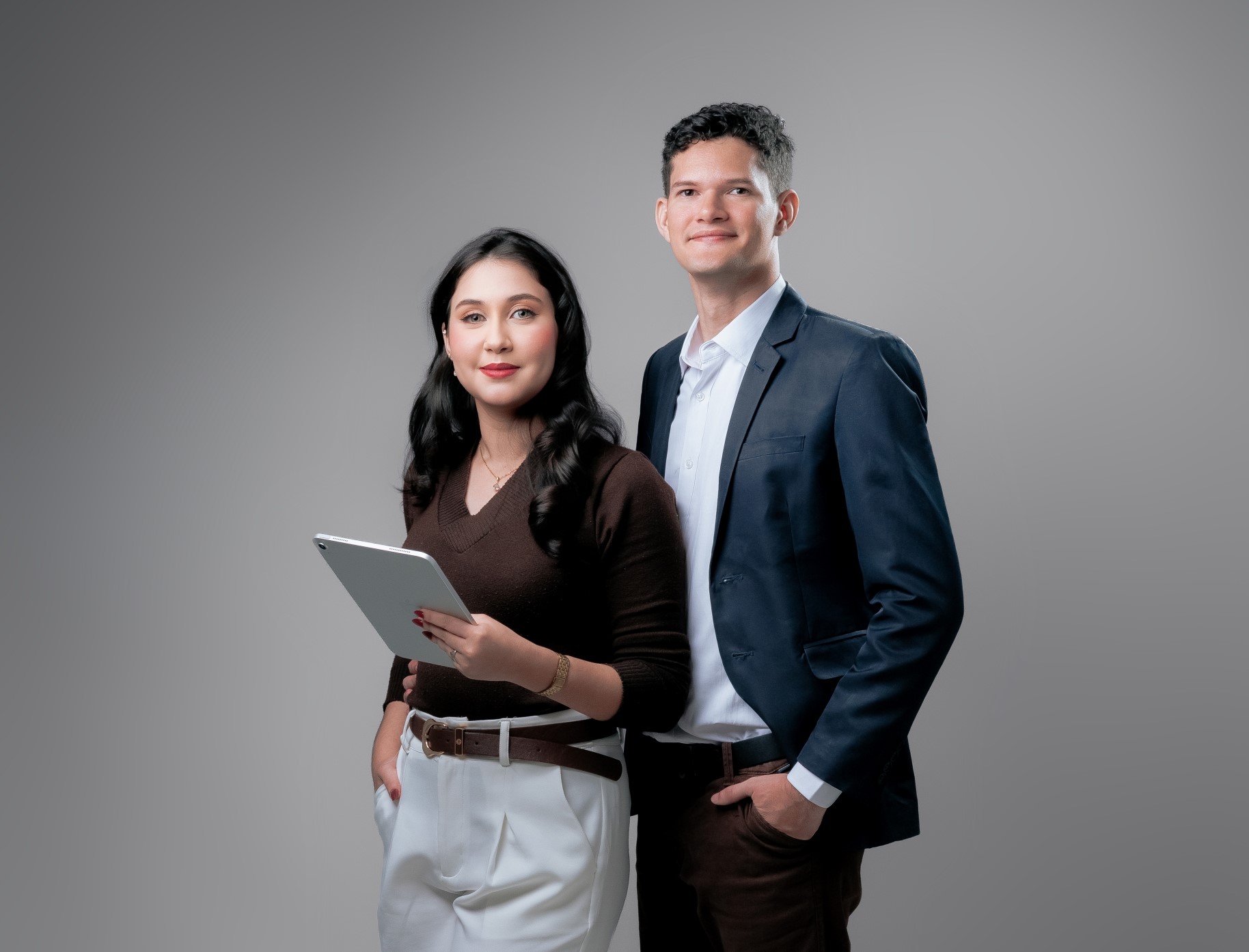 Foto dos fundadores Iago Mota e Julia Furtuna